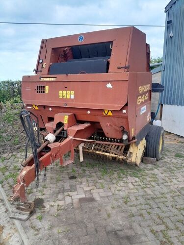 NEW HOLLAND ROUND BALER (S/R)