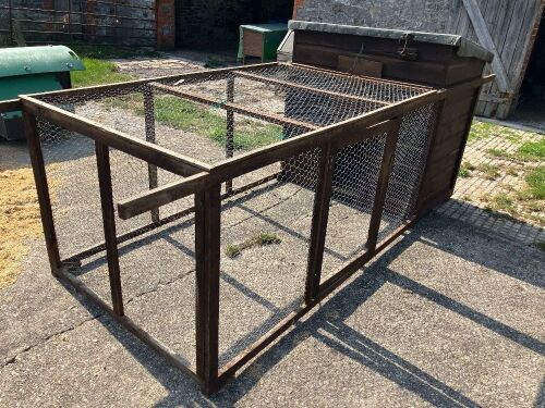 WOODEN POULTRY HOUSE & RUN