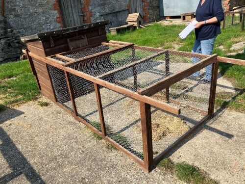 WOODEN POULTRY HOUSE & RUN