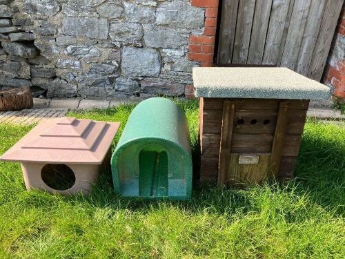 3 INDIVIDUAL BIRD HOUSES