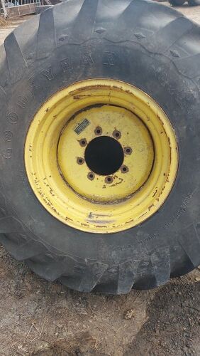 GOODYEAR 23.1 R26 AND RIM
