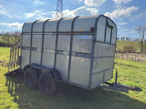 RICHARDSON 10' LIVESTOCK TRAILER