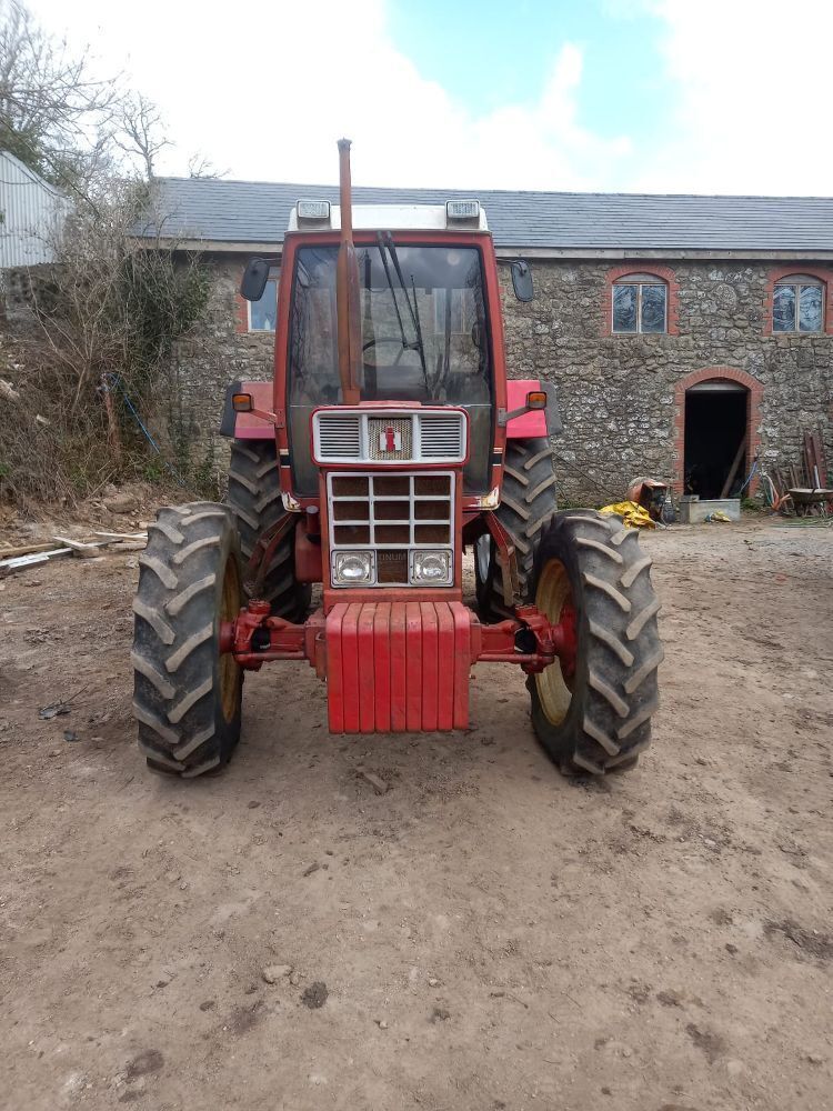 1985 INTERNATIONAL 4WD 956XL TRACTOR