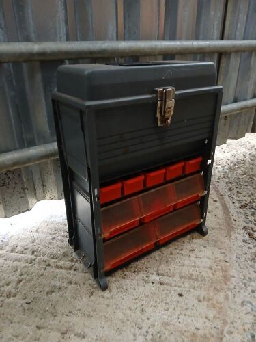 SMALL SCREW ORGANISER