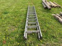 DOUBLE EXTENDING ALUMINIUM LADDER - 2