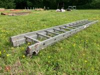 DOUBLE EXTENDING ALUMINIUM LADDER - 4