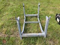 METAL STILLAGE - 6
