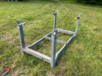 METAL STILLAGE - 7