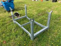 METAL STILLAGE - 3