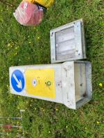 DIRECTIONAL LIGHTING ROAD BOLLARD