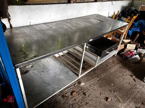 STAINLESS STEEL TABLE