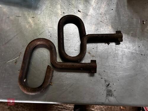 PAIR OF MANHOLE LIFTER KEYS