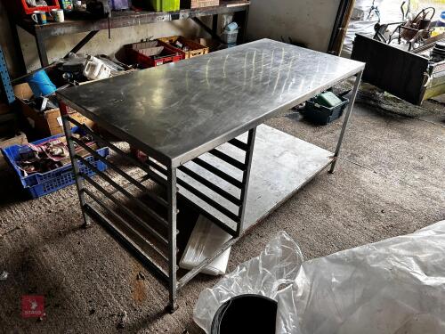 STAINLESS STEEL WORK TABLE