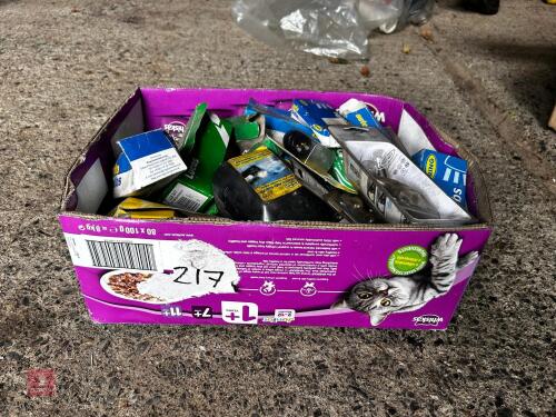 BOX OF 12V & 24V LIGHT BULBS FOR VEHICLE