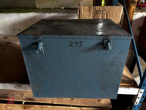 METAL TRUNK