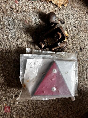 BALL & PIN HITCH & 3 PACKS OF REFLECTORS