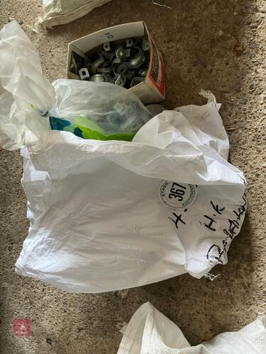 1 BAG OF SPEED LINKS & PIPE SADDLES