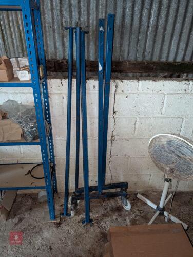 HEAVY DUTY CLOTHES RACK ON WHEELS