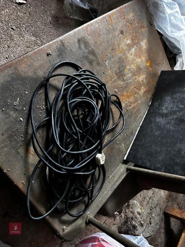240V EXTENSION LEAD