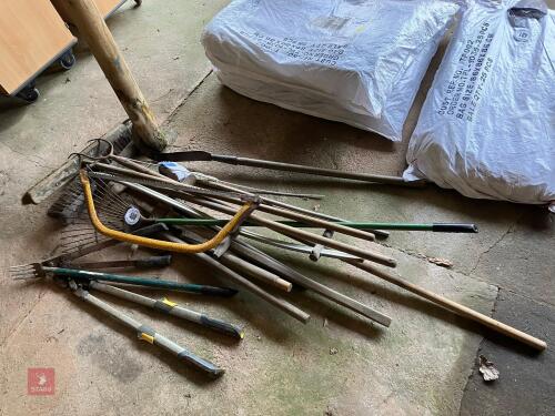 LARGE VARIETY OF HANDTOOLS