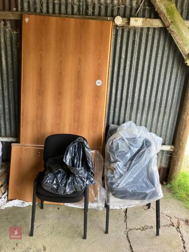 BOARDROO TABLE & 6 CHAIRS
