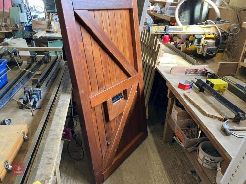 IROKO LETTERBOX GATE