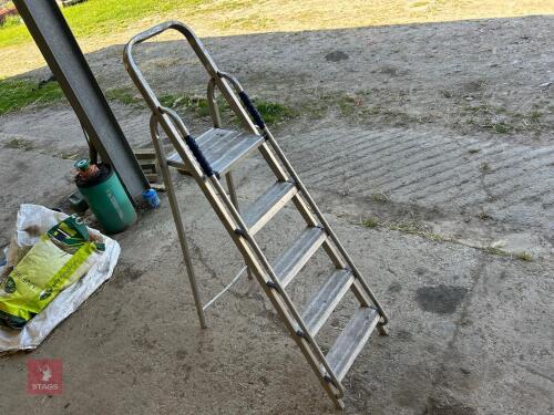 ABRU STEP LADDER