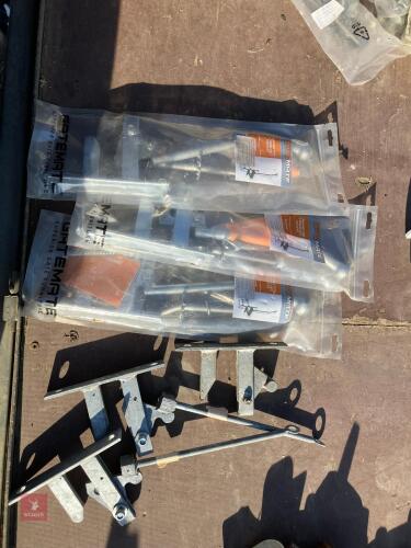 6 GALVANISED HUNTING LOCKS