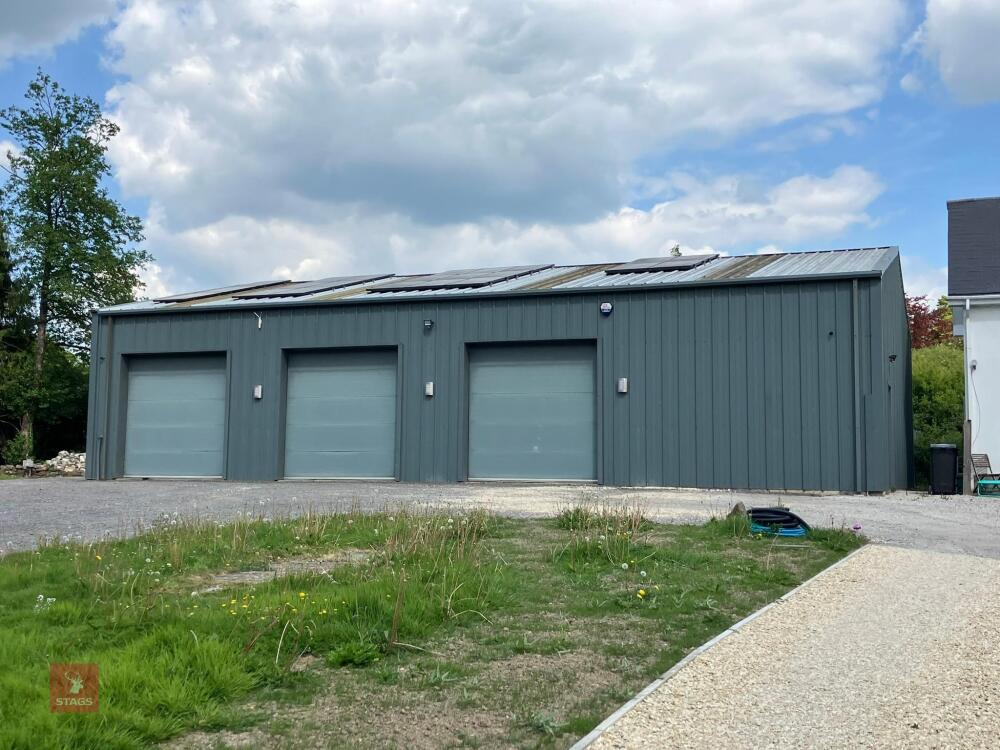 60' X 40' COMMERCIAL WORKSHOP