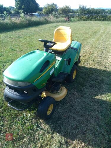 JOHN DEERE LR135 RIDE ON MOWER
