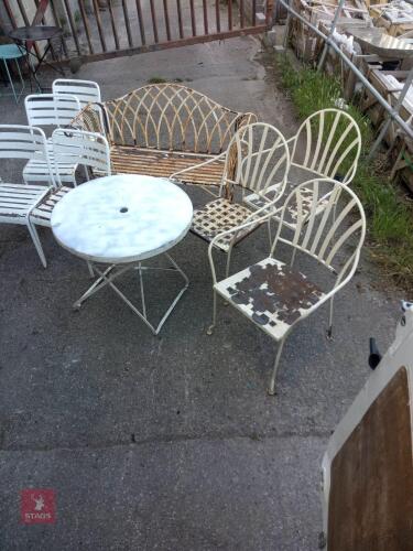 GARDEN CHAIRS & TABLES