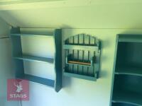 SHEPHURDS HUT/LIVING WAGON - 11