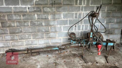 TWOSE FINGER BAR HEDGE TRIMMER