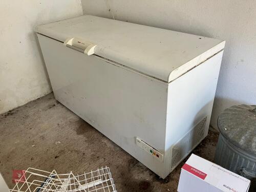 LARGE BOSCH CHEST FREEZER