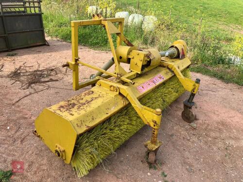 STURDILUXE 7' PTO YARD BRUSH