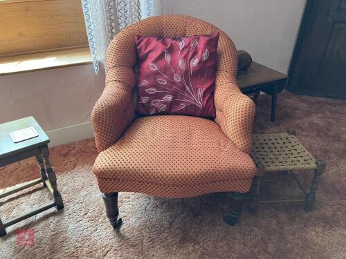 BURGUNDY AND GOLD BEDROOM CHAIR