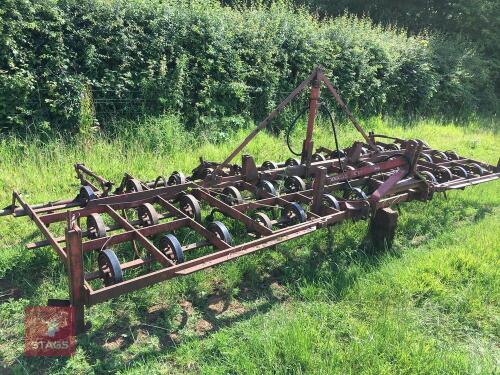 MASSEY FERGUSON 39 CULTIVATOR S/R