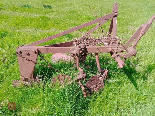 2F VINTAGE PLOUGH