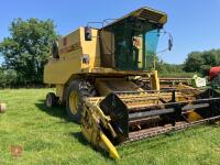 1990 NEW HOLLAND TX32 COMBINE - 8