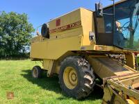 1990 NEW HOLLAND TX32 COMBINE - 9