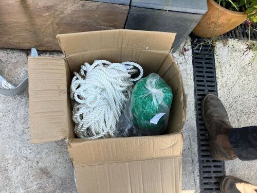BOX OF ROPE, NET & CHAIN