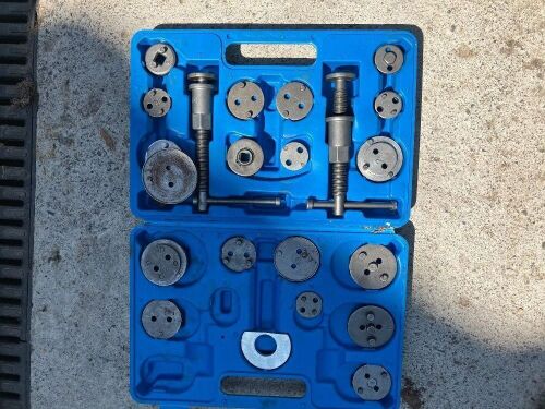 BRAKE PULLERS & BOX