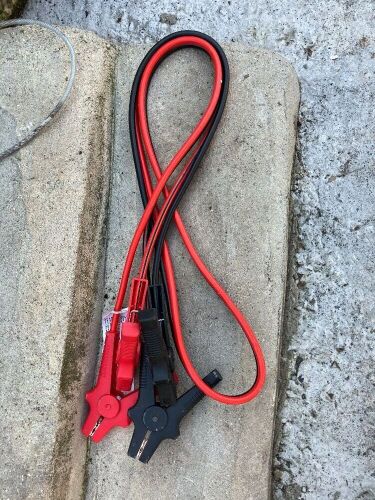 SET OF JUMP LEADS