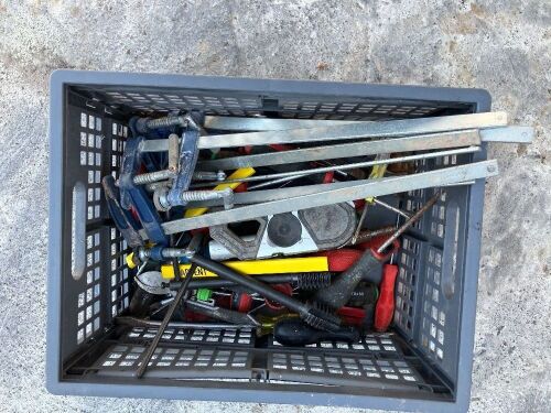 BOX OF MIXED HAND TOOLS