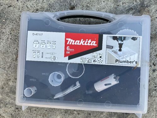 SET OF MAKITA HOLE SAW BITS