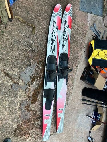 PAIR OF JOBE PRIDE WATER SKIS