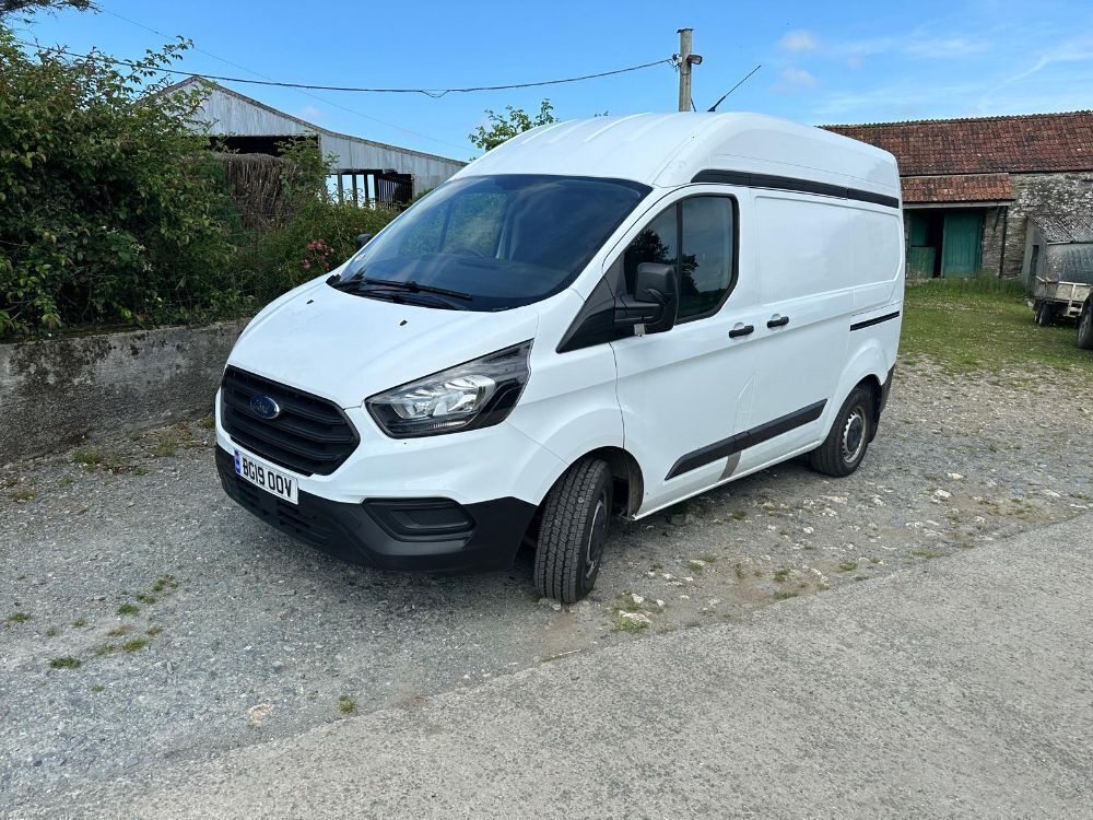 FORD TRANSPORT CUSTMOMECO VAN