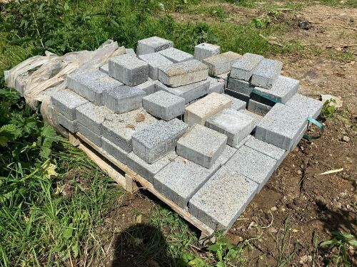 PART PALLET OF PAVERS