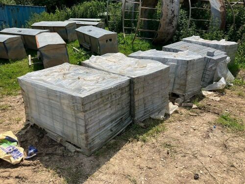 5 PALLETS OF PAVING BRICKS