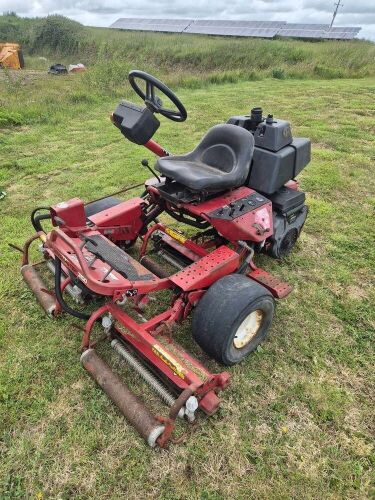 TORO GREENSMASTER RIDE ON LAWNMOWER (S/R